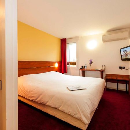 Brit Hotel Agen - L'Aquitaine Le Passage Kültér fotó