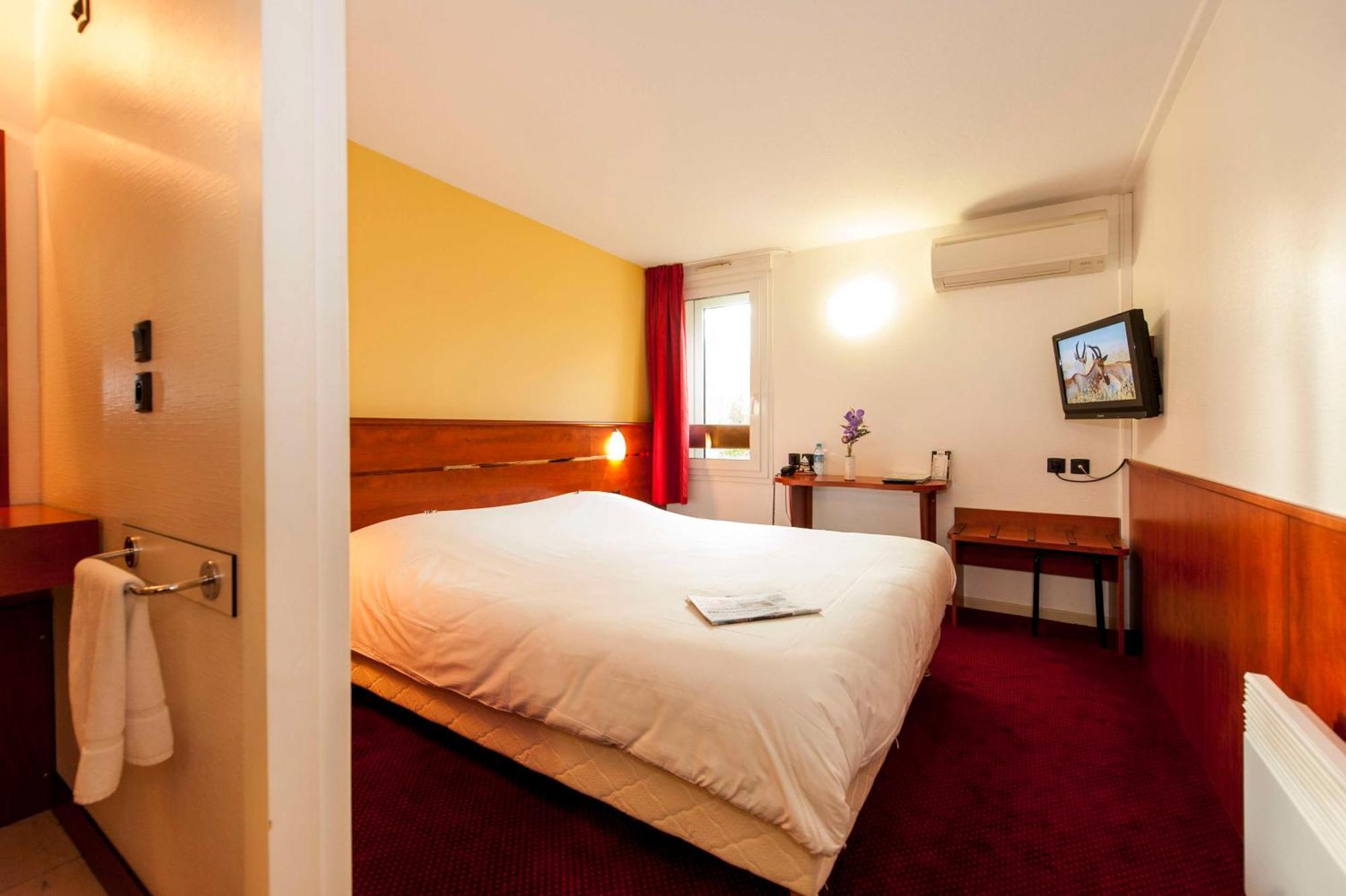 Brit Hotel Agen - L'Aquitaine Le Passage Kültér fotó