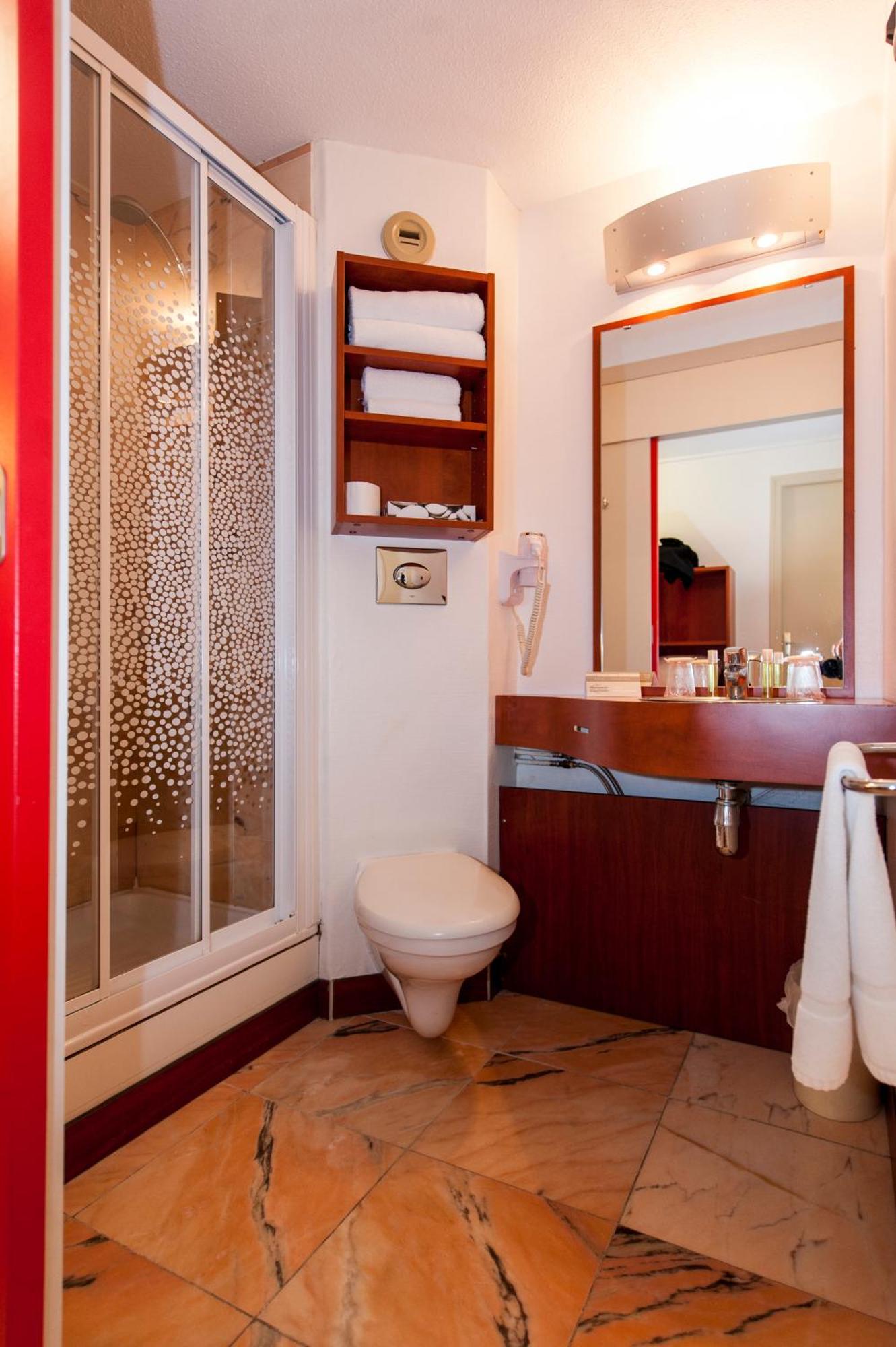 Brit Hotel Agen - L'Aquitaine Le Passage Kültér fotó