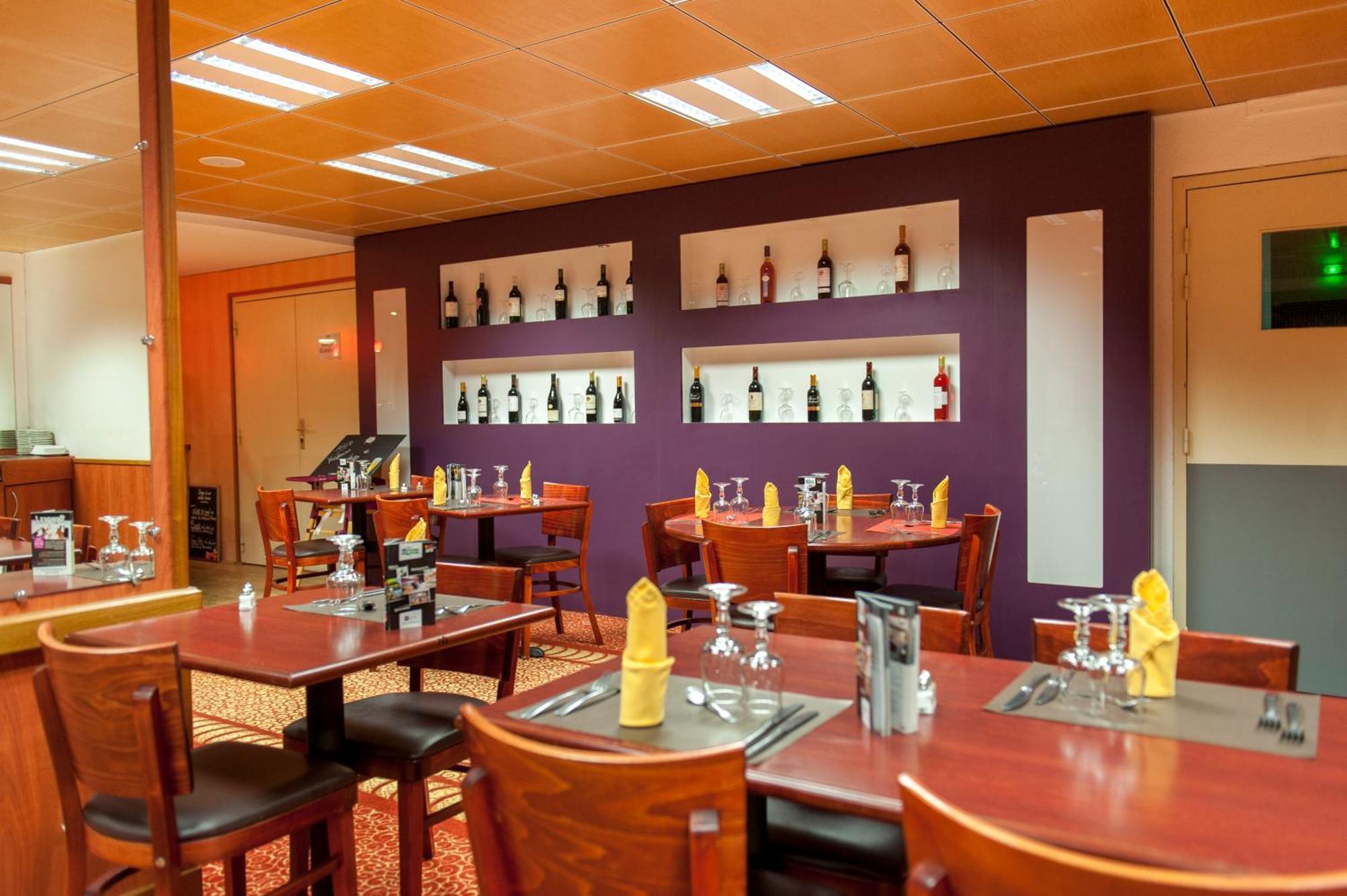 Brit Hotel Agen - L'Aquitaine Le Passage Kültér fotó